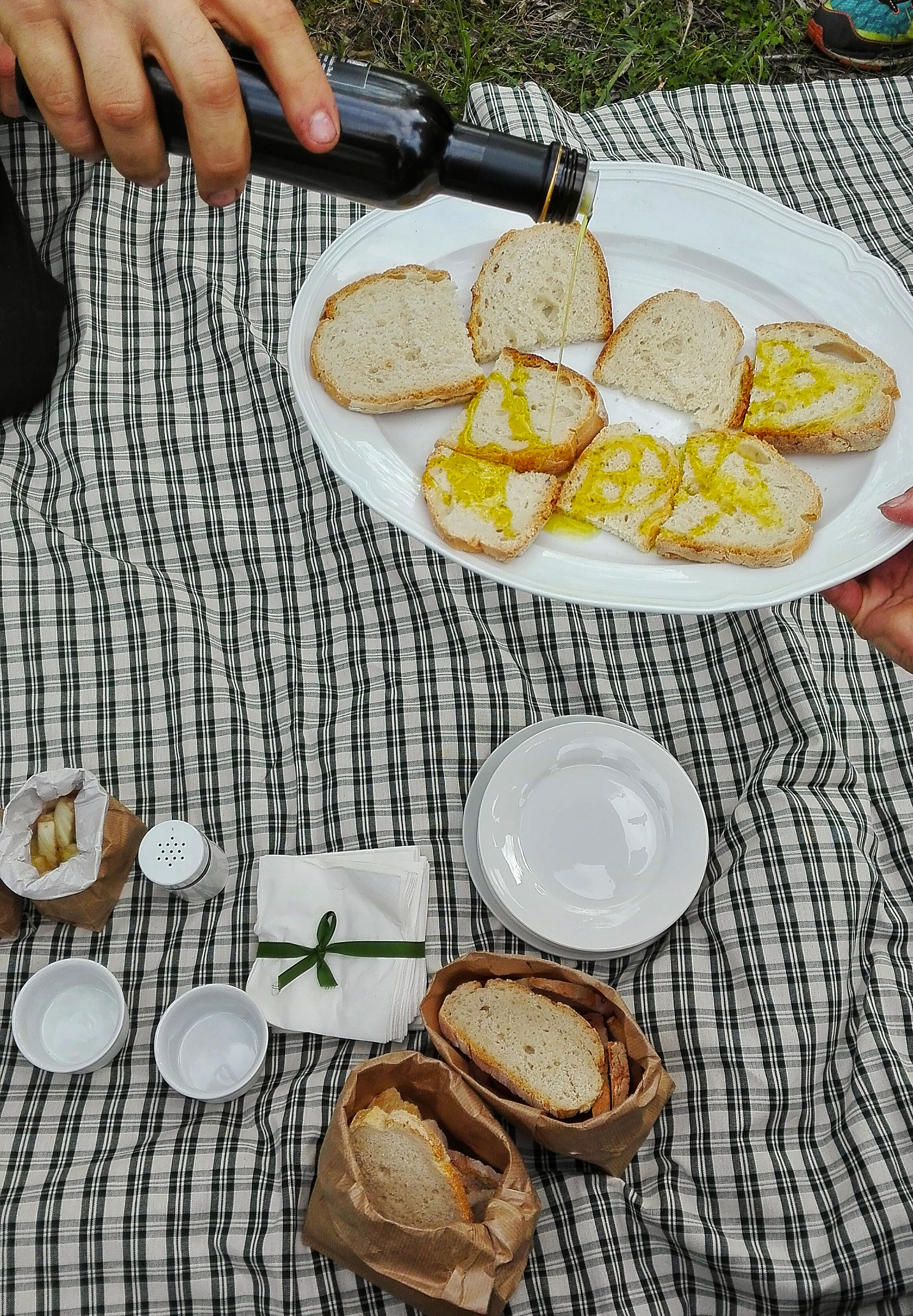 picnic in Chianti countryside with bruschetta