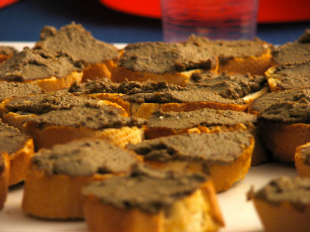 crostini with chicken liver pate