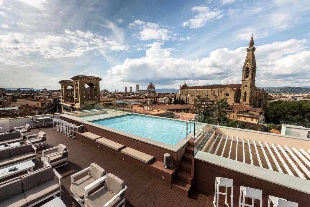 hotels with rooftop pools in Florence