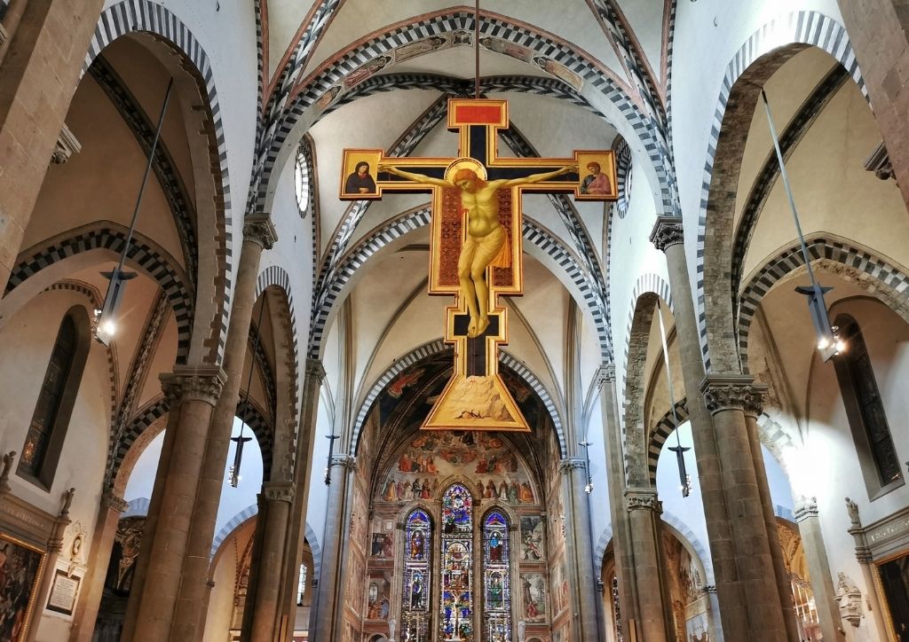 giotto painted crucifix in the church of santa maria novella