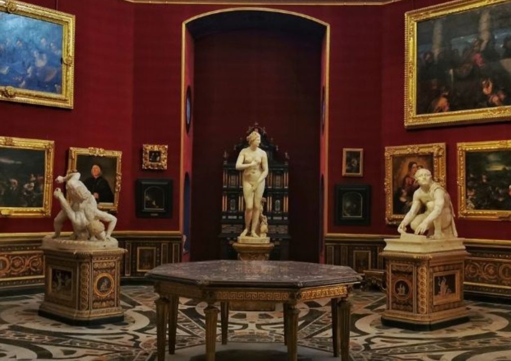 Medici Venus statue in the Tribune of the Uffizi Gallery