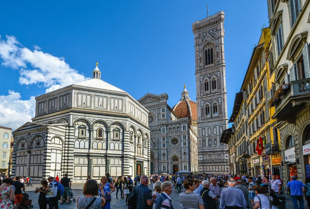 piazza Duomo, most beautiful an famous square in Florence