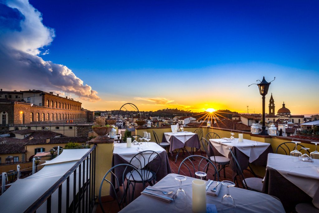 vie from the sky bar of hotel La Scaletta al Ponte Vecchio