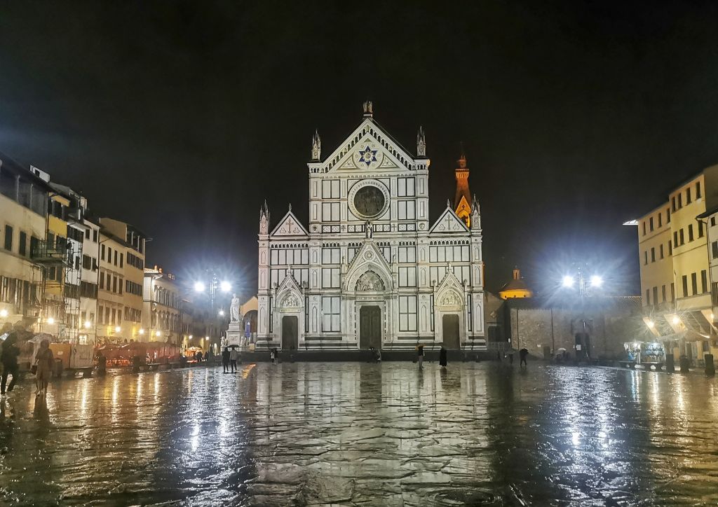 piazza santa Croce, Florence, on a rainy evening